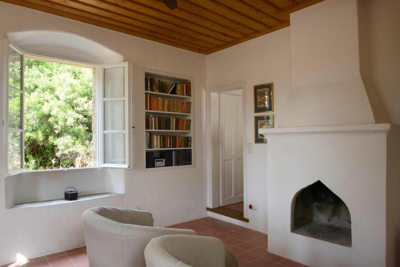 Patrick & Joan Leigh Fermor House Bed & Breakfast Kardamyli Exterior photo